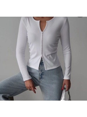 Nutika V Yaka Önü Düğmeli Body