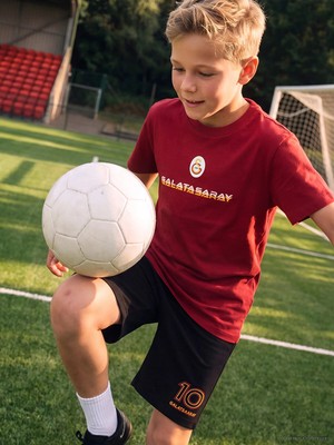 Lc Waikiki Yeni Sezon Bisiklet Yaka Galatasaray Baskılı Erkek Çocuk Tişört