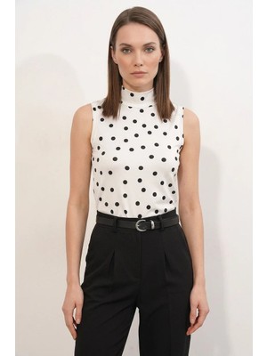 Moda Molası Kadın Balıkçı Yaka Puantiyeli Beyaz Body