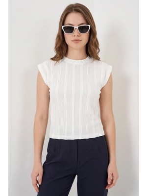 Moda Molası Kadın Sıfır Kol Dokulu Çizgili Beyaz Bluz