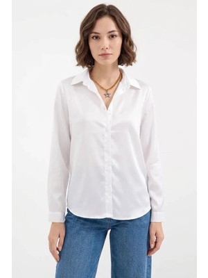 Moda Molası Kadın Dökümlü Saten Beyaz Gömlek