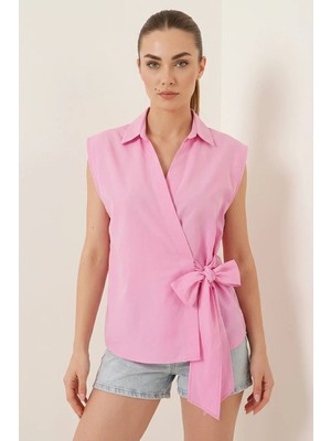 Moda Molası Kadın Anvelop Yaka Kuşaklı Sıfır Kol Pamuklu Pembe Gömlek