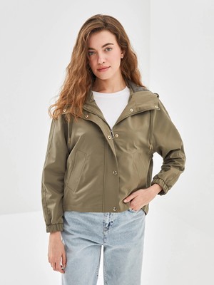 Lc Waikiki Yeni Sezon Kapüşonlu Oversize Kadın Yağmurluk