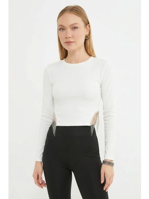 FullaModa Zincir Detaylı Scuba Kumaş Crop Bluz