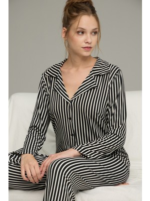 Siyah İnci Siyah Beyaz Çizgi Desenli Gömlek Yaka Düğmeli Milan Örme Pijama TAKIM25224032
