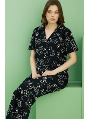 Siyah İnci Siyah Desenli Bürümcük Krınkıl Kumaş Örme Düğmeli Pijama TAKIM25118557