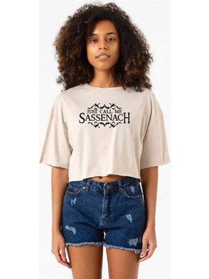 Outlander Just Call Me Sassenach Bej Kadın Crop Tshirt