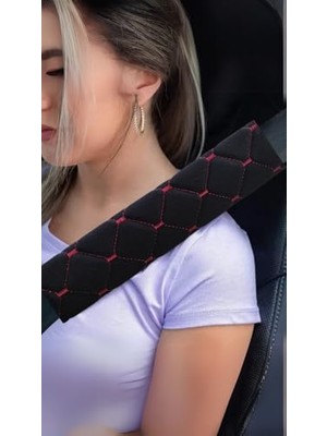 MarkEntegra Emniyet Kemeri Rahatlatıcı, Omuz Pedi, Baklava Desen Nakışlı, 2 Adet Çanta Askısı Rahatlatıcı,boyun Kesme Önleyici, Voleur Kumaş, Terletmez (Siyah-Kırmızı Nakışlı)
