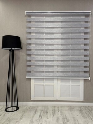 Empressco Şık Açık Gri Bambu Zebra Stor Güneşlik Perde, Şıklık ve Işlevsellik