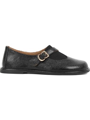 Celal Gültekin Kadın Siyah Tokalı Rugan Deri Ayakkabı