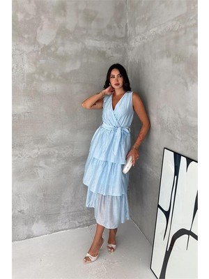Neşeli Butik Kadın Bebe Mavi Kruvaze Yaka Kat Kat Kuşaklı Midi Boy Elbise NBK4674