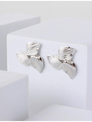Jimmy Key Gümüş Rengi Yaprak Figürlü Parlak Modern Küpe