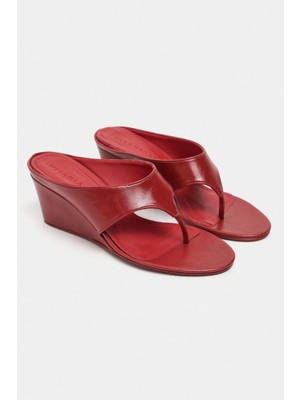 Nişantaşı Shoes Corey Kırmızı Rustik Parmak Arası Dolgu Topuklu Kadın Terlik