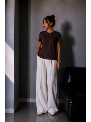 Vadon 1009 Kadın Pamuklu Regular Fit Bisiklet Yaka Yumuşak Dokulu Kısa Kollu Basic T-Shirt Kahverengi