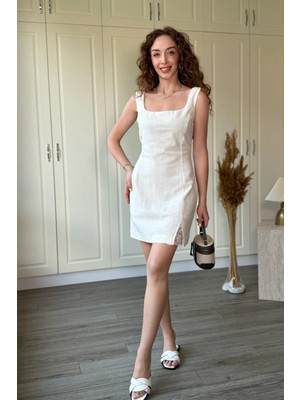 Dilay Gökoğlu Butik Askılı Dantel Detaylı Keten Kısa Elbise