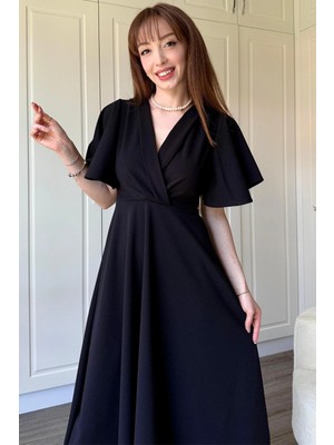 Dilay Gökoğlu Butik Siyah Kruvaze Yaka Kolları Volanlı Midi Elbise