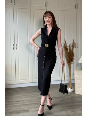 Dilay Gökoğlu Butik Kemerli V Yaka Düğmeli Midi Siyah Elbise