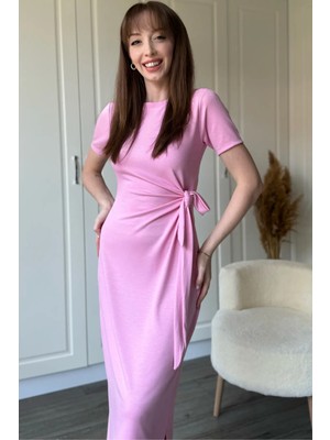 Dilay Gökoğlu Butik Bağlamalı Pembe Midi Modal Elbise