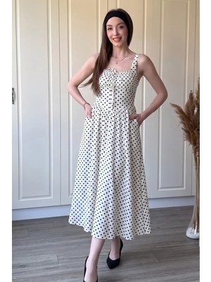 Dilay Gökoğlu Butik Puantiyeli Askılı Kloş Midi Beyaz Elbise