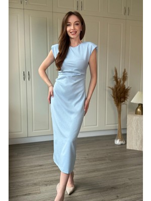 Dilay Gökoğlu Butik Vatkalı Taşlı Yırtmaçlı Midi Elbise