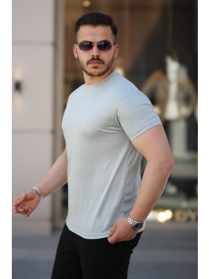 İyisi Var Erkek Mini Jakarlı Kısa Kollu T-shirt