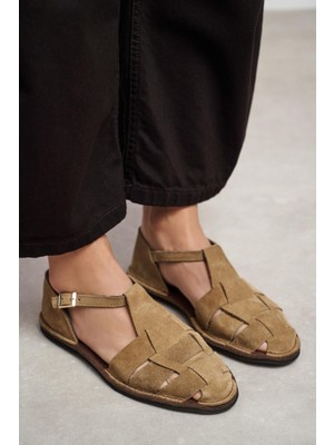 Nişantaşı Shoes Hugel Rome Bej Süet Deri Toka Detay Düz Taban Kadın Sandalet