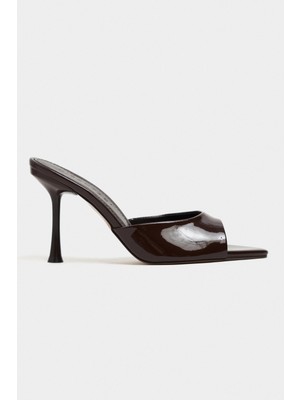 Nişantaşı Shoes Renata Kahve Rugan Açık Sivri Burun Kadın Ince Topuklu Terlik