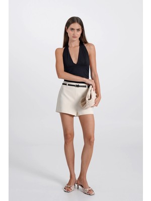 Thalure Kadın Krem Yüksek Bel Hazır Kemerli Slim Fit Şort