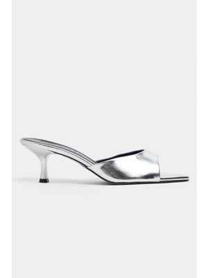 Nişantaşı Shoes Promise Gümüş Desenli Sivri Burun Kadın Ince Topuklu Terlik