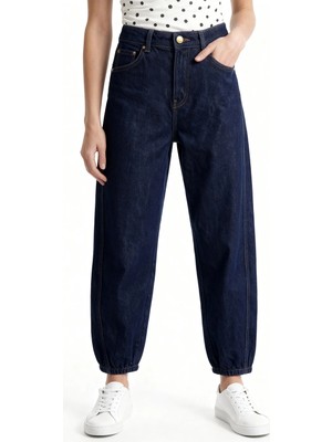 Hakke Minimal Dikiş Detaylı Geniş Paça Kadın Denim Pantolon