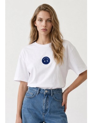 Hakke Oversize Gülen Yüz Baskılı T-Shirt