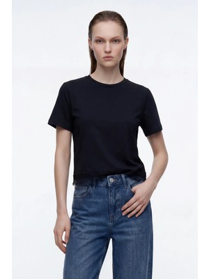 Hakke Asimetrik Dantel Etek Uçlu Oversize Tshirt