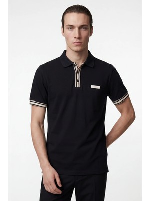 Hakke Çizgi Detaylı Polo Yaka Erkek Basic T-Shirt