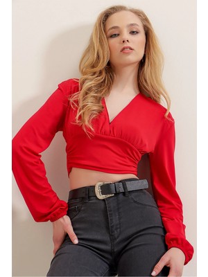 Hakke V Yaka Önü Ve Beli Büzgülü Sandy Crop Bluz