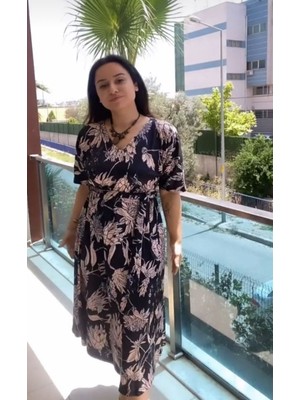 Nutika Çiçek Desenli Kısa Kollu Kuşaklı Elbise