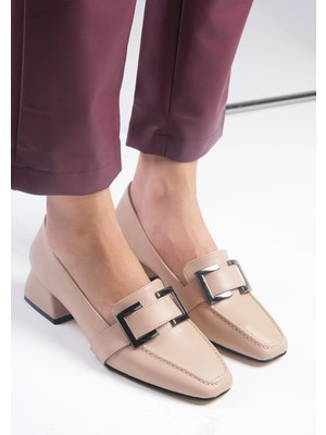 Mio Gusto Betty Ten Rengi Toka Aksesuarlı Küt Burunlu Kadın Kısa Topuklu Ayakkabı