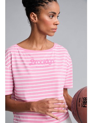 DeFacto NBA Brooklyn Nets Loose Fit Kayık Yaka Sporcu Kısa Kollu Tişört H9583AX26HS