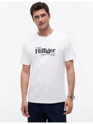 Tommy Hilfiger Erkek Normal Kalıp Logo Baskılı Yuvarlak Yakalı Pamuklu Kısa Kollu Beyaz T-Shirt MW0MW43448-YBR