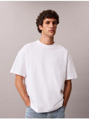 Calvin Klein Erkek Rahat Kalıp Yuvarlak Yakalı Arkası Logo Imzalı Kısa Kollu Beyaz T-Shirt LV04RAB806-YAF