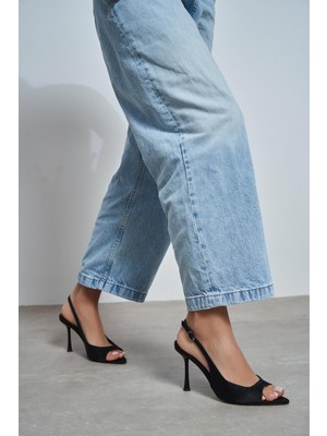 Nişantaşı Shoes Maia Siyah Saten Sivri Burun Önü Açık Ince Topuklu Kadın Ayakkabı