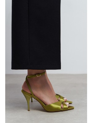 Nişantaşı Shoes Monica Yeşil Saten Bilek Kemer Detaylı Kadın Ince Topuklu Ayakkabı