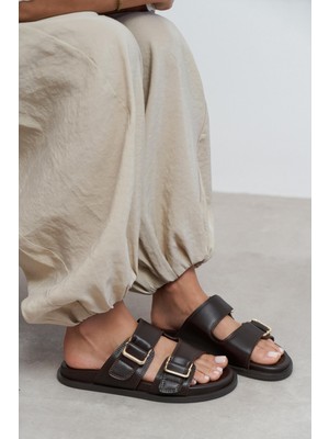Nişantaşı Shoes Larry Kahve Mat Çift Toka Detay Düz Taban Kadın Terlik