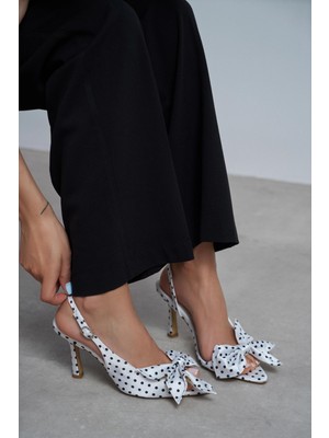 Nişantaşı Shoes Lorea Beyaz Saten Puantiye Desenli Fiyonk Detaylı Kadın Topuklu Ayakkabı