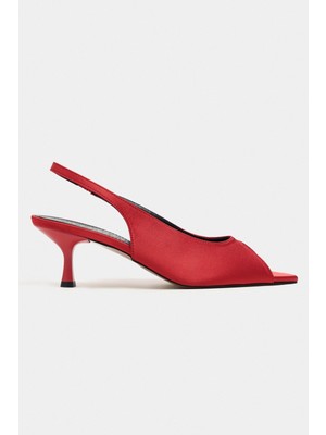 Nişantaşı Shoes Salva Kırmızı Saten Sivri Burun Önü Açık Kadın Topuklu Ayakkabı