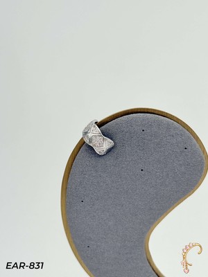Piercing Kıkırdak Küpe Metal Işıltılı Stil
