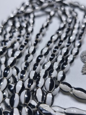Efekentli Siyah Beyaz Metal Alpaga Özel Tasarım Taraftar Tesbihi (9 x 7 Mm)