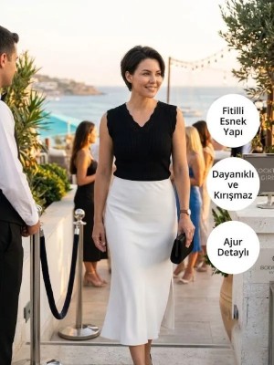 Urumday Eteği Ajurlu V Yaka Atlet Bluz