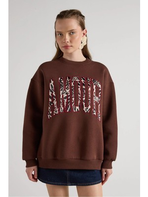 Minaaise Kadın Kahve Leopar Nakışlı Oversize Şardonlu Sweatshirts 30064