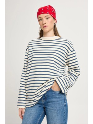 Minaaise Kadın Çizgili Oversize Lacivert Krem Sweatshirt 30010