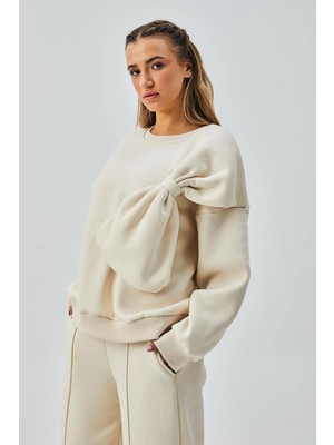 Minaaise Kadın Beyaz 3 Iplik Şardonlu Fiyonklu Tasarım Geniş Kesim Sweatshirt 28155